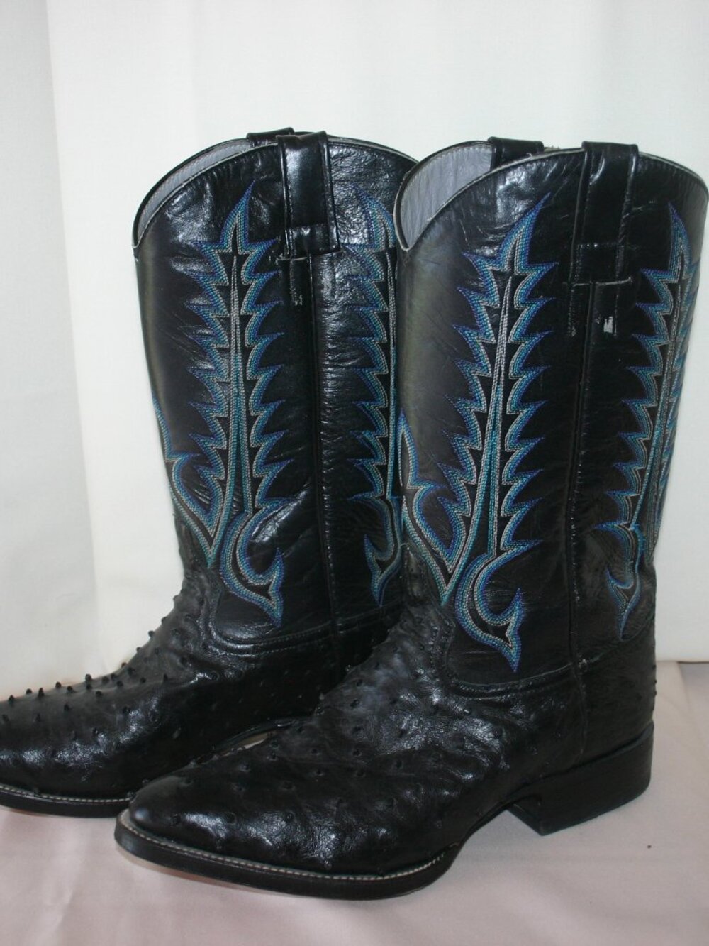Bilbo Men's Black Ostrich Leather Cowboy Boots Size 9 B-305